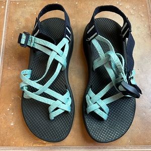 Chaco sandals women size 7 in aqua